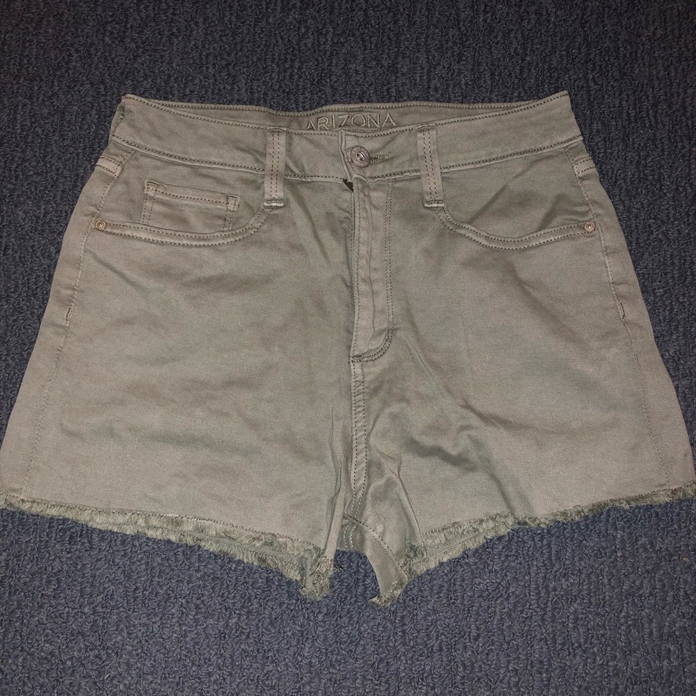 Arizona olive green shorts